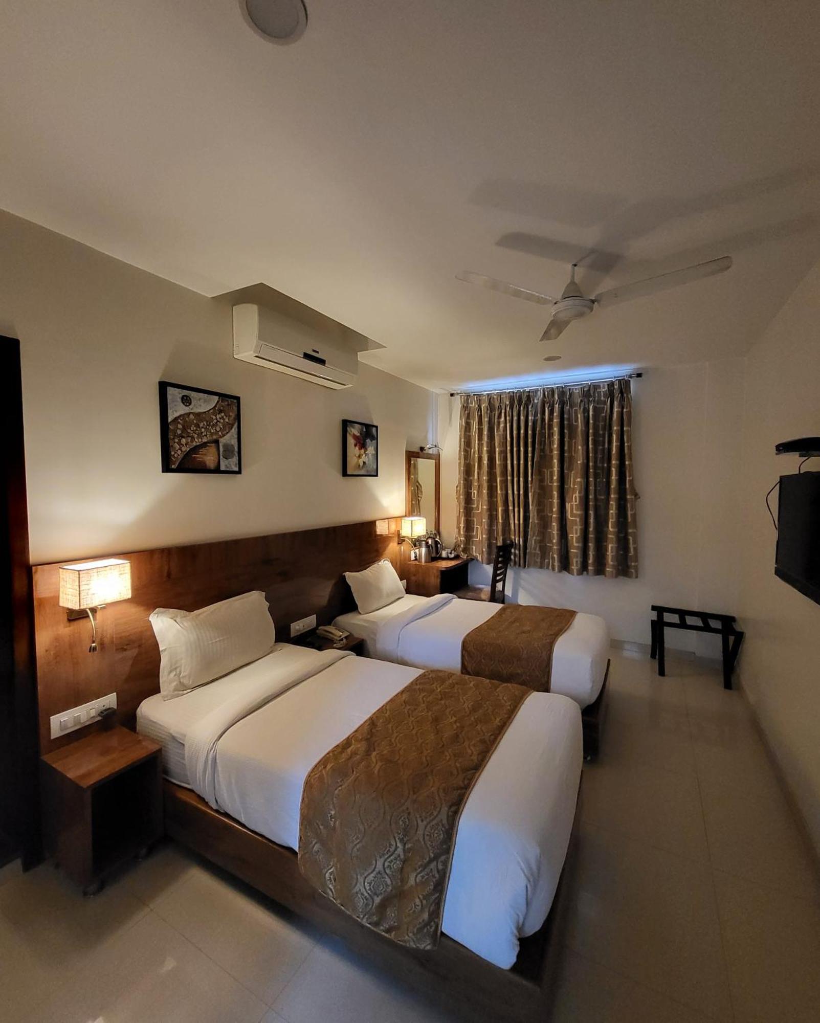 Hotel Sai Jashan Shirdi - Where Blessings & Comfort Meet Eksteriør billede