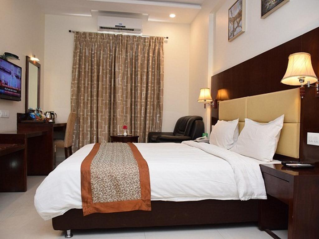 Hotel Sai Jashan Shirdi - Where Blessings & Comfort Meet Eksteriør billede