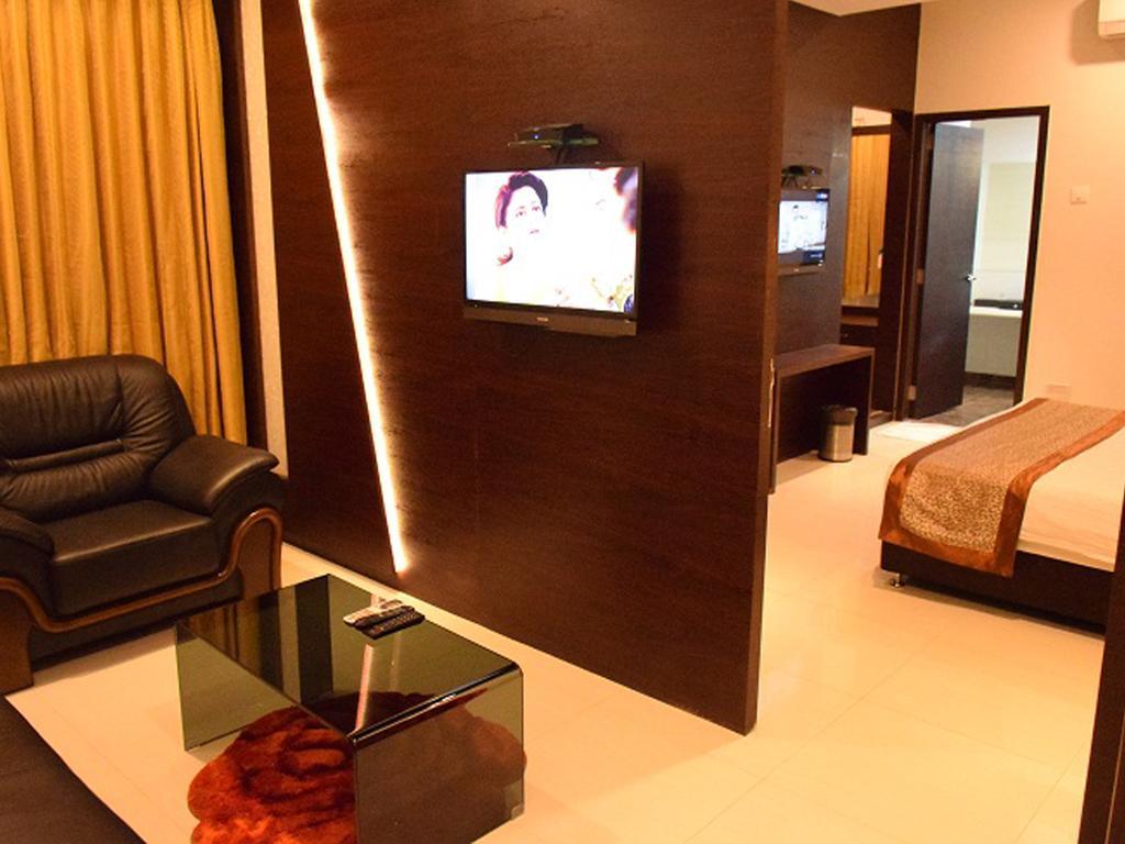 Hotel Sai Jashan Shirdi - Where Blessings & Comfort Meet Eksteriør billede