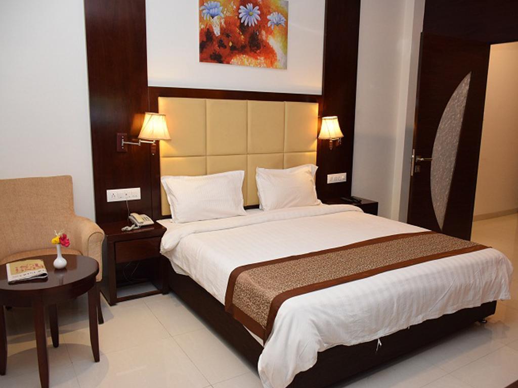 Hotel Sai Jashan Shirdi - Where Blessings & Comfort Meet Eksteriør billede