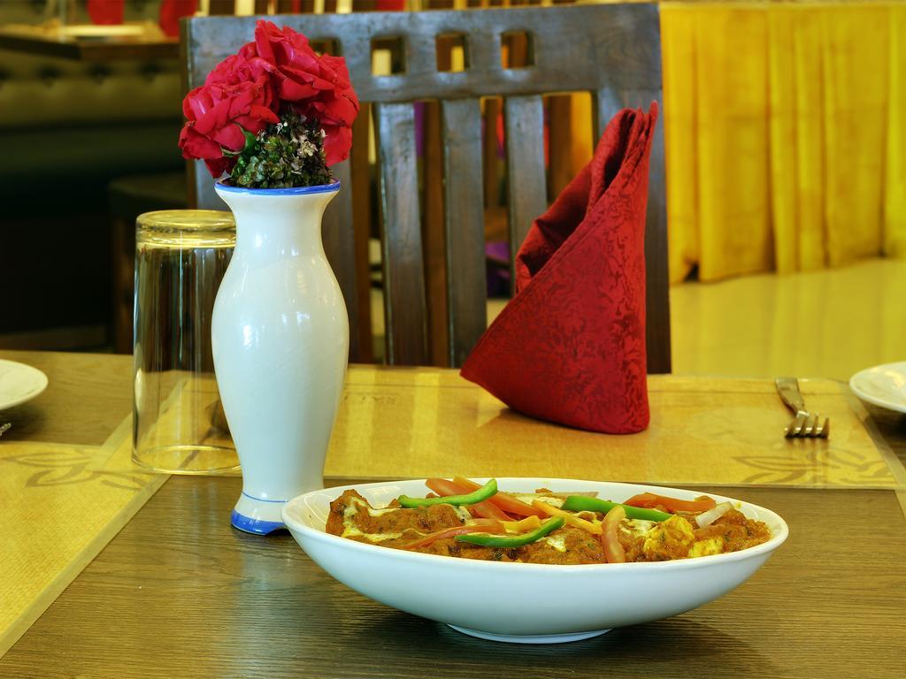Hotel Sai Jashan Shirdi - Where Blessings & Comfort Meet Eksteriør billede