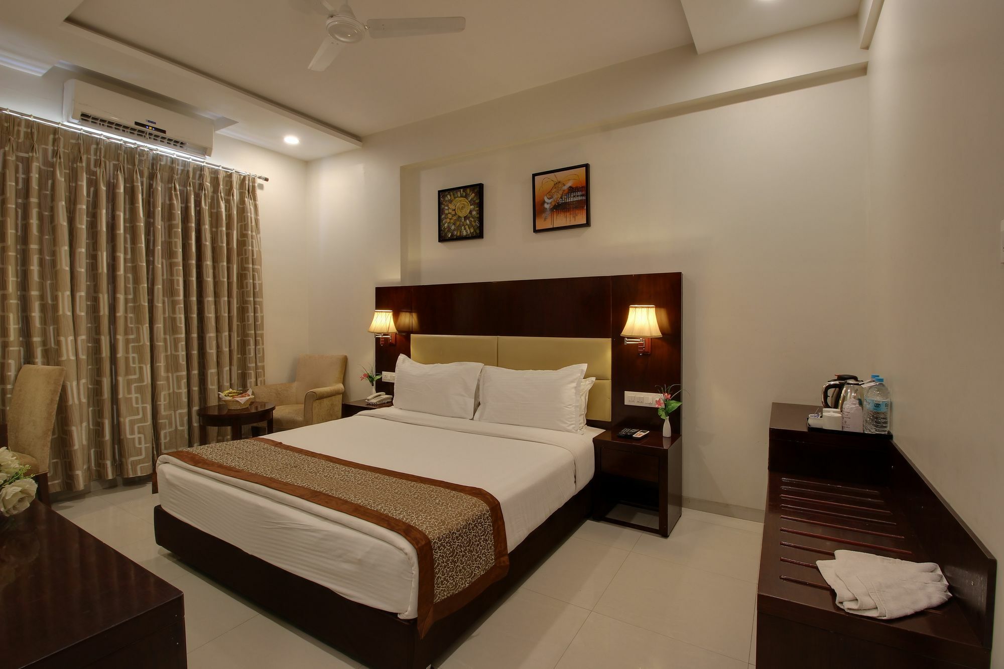 Hotel Sai Jashan Shirdi - Where Blessings & Comfort Meet Eksteriør billede
